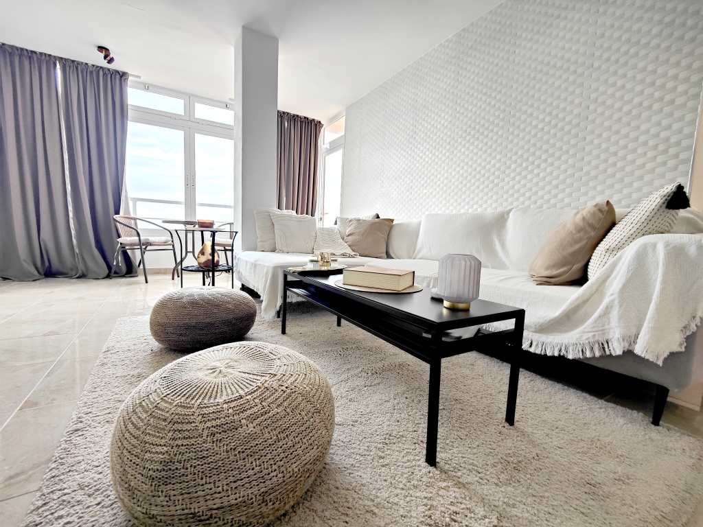 THREE BEDROOM APARTMENT WITH SEAVIEW