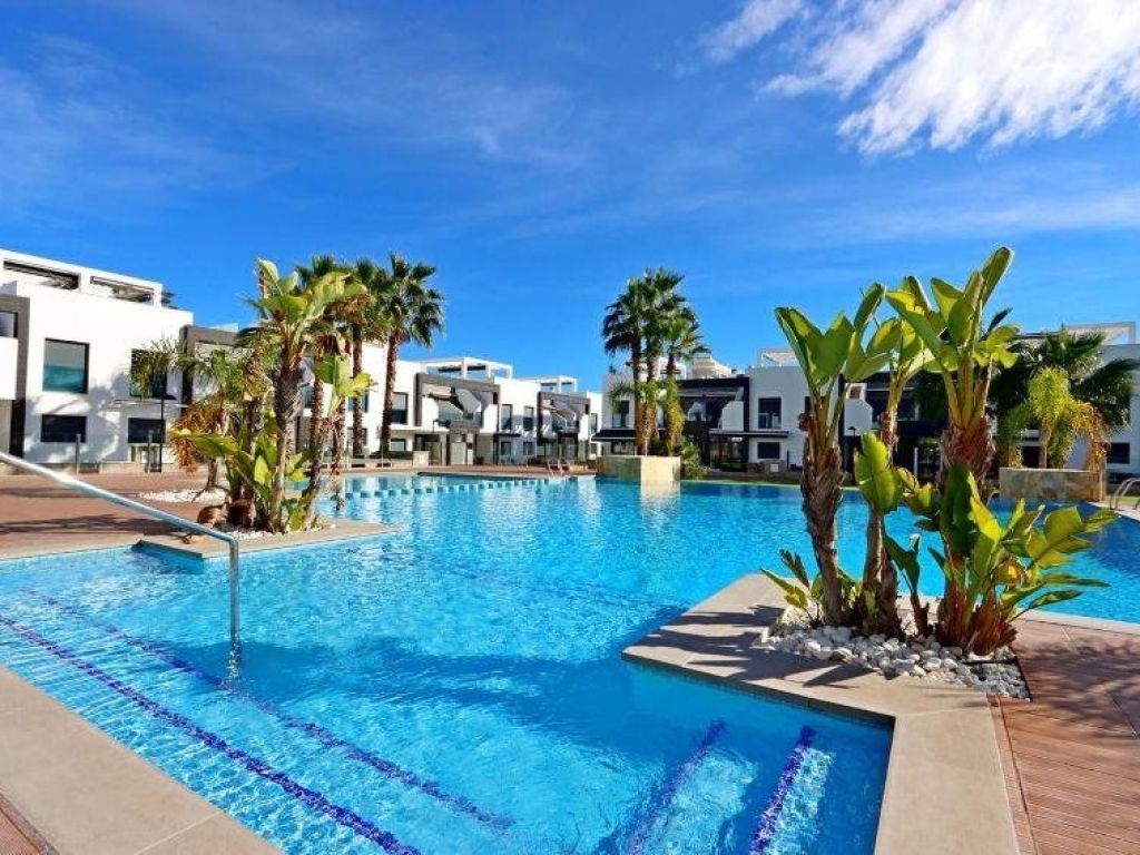 TWO BEDROOM APARTMENT IN ORIHUELA COSTA