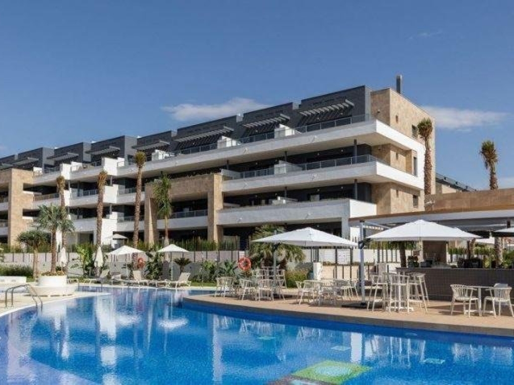 TWO BEDROOM APARTMENT IN PLAYA FLAMENCA