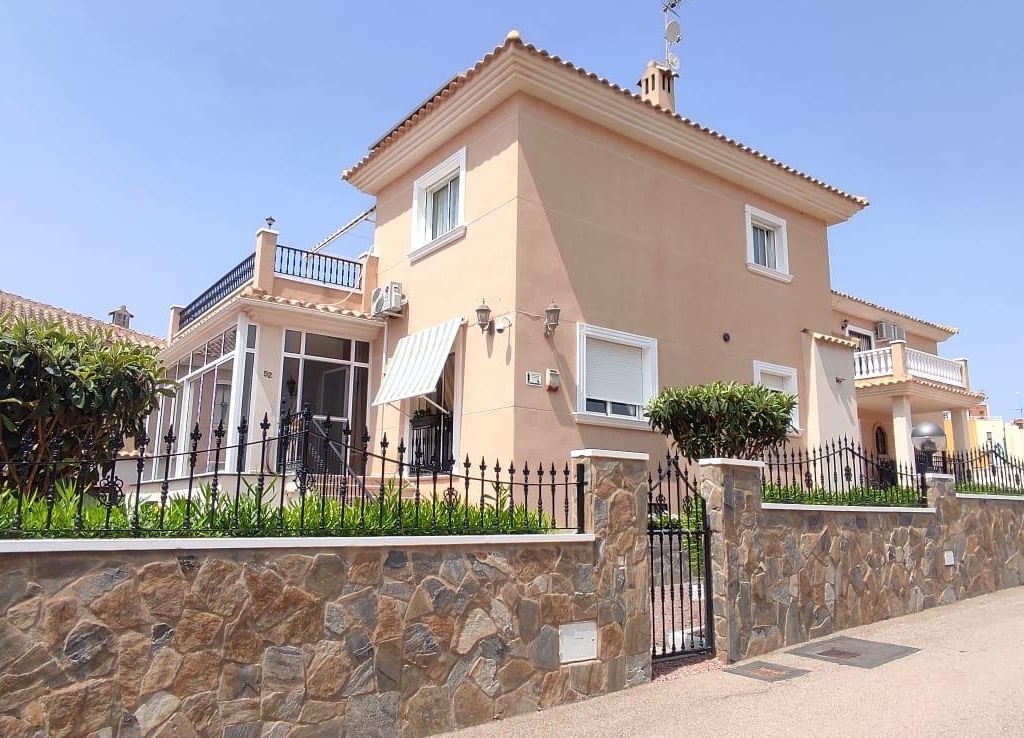 3 Bedroom 2 Bathroom Villa in Orihuela Costa