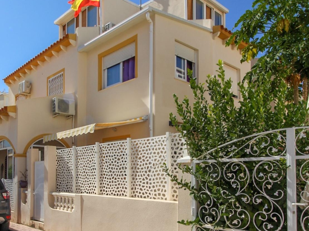 4 Bedroom 2 Bathroom Terraced house in Orihuela Costa