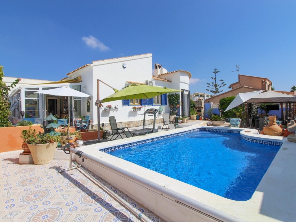 4 Bedroom 2 Bathroom Villa in Orihuela Costa