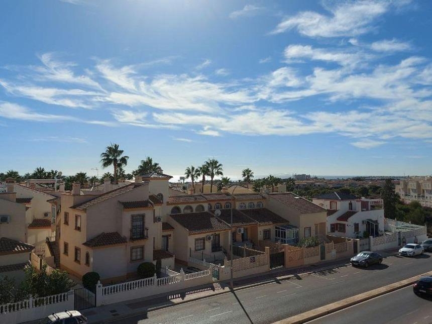 3 Bedroom 2 Bathroom Villa in Orihuela Costa