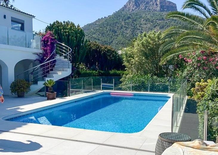 4 Bedroom 4 Bathroom Villa in Calpe