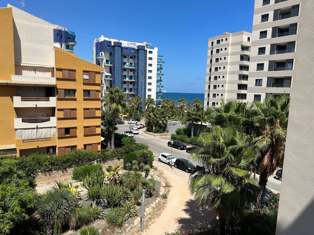 3 Bedroom 2 Bathroom Apartment in Torrevieja