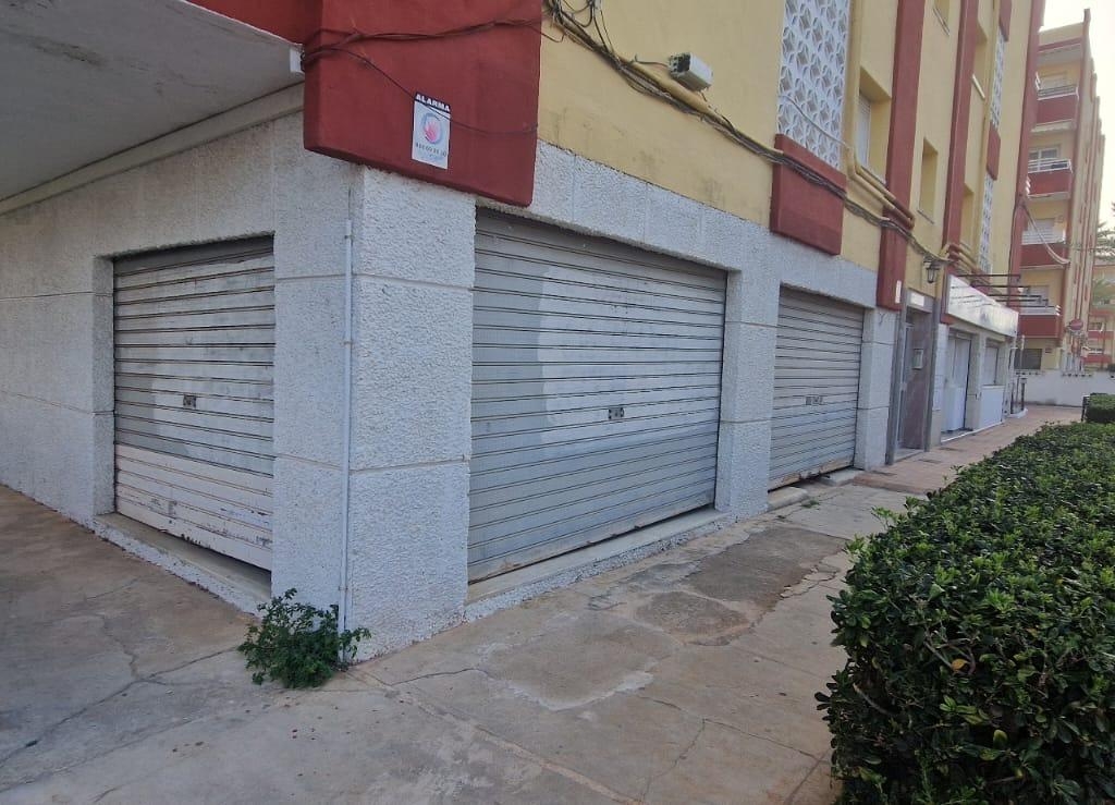 2 Bathroom Commercial Unit in Denia