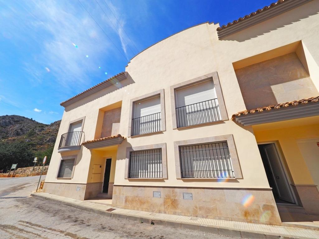 3 Bedroom 3 Bathroom Terraced house in Pedreguer