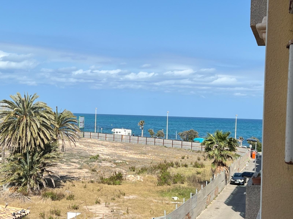 TWO BEDROOMS APARTMENT WITH SEAVIEW IN TORREVIEJA