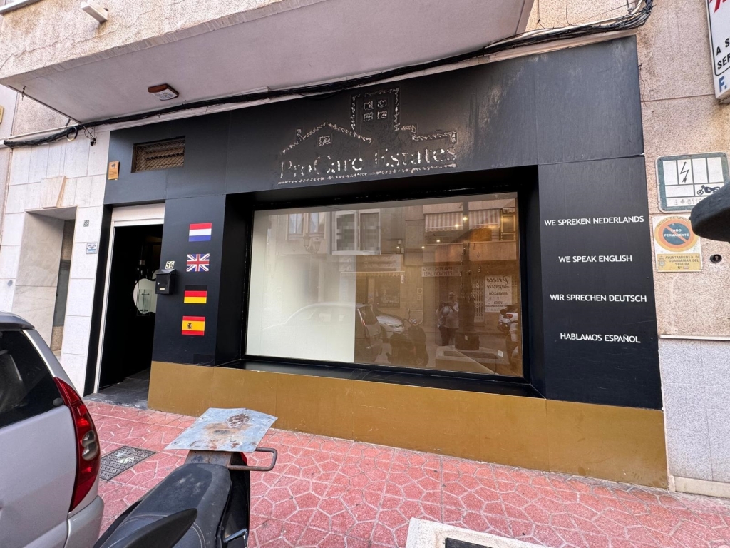 LOCAL EN AVDA PAIS VALENCIANO